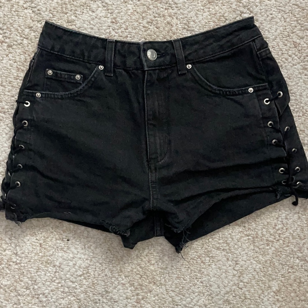 Fun black denim shorts!